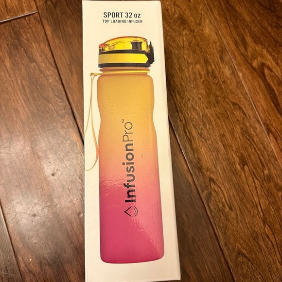InfusionPro Sport 32 oz. Top Loading Infuser - Picture 3 of 8